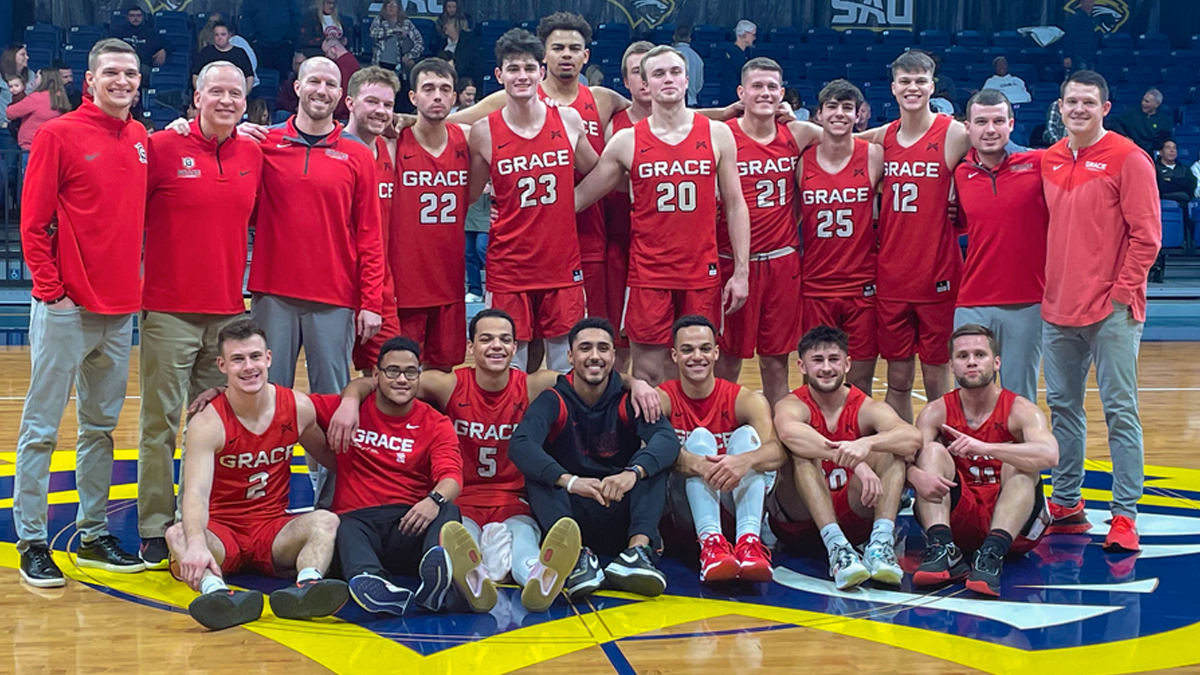 Men's Basketball: Lancers claim outright conference crown
 - crossroadsleague.com/article/5283