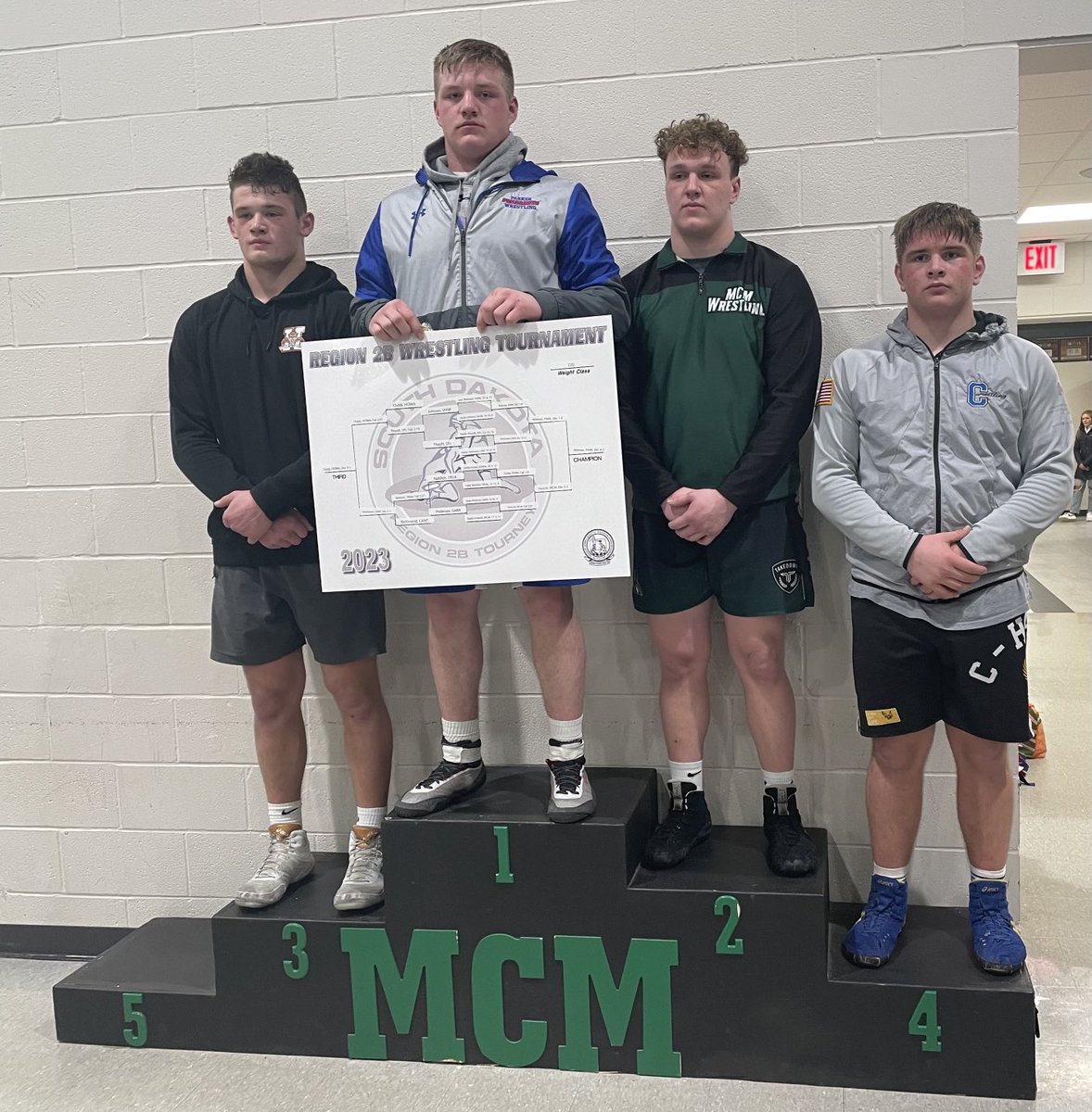 WiemanMike's tweet photo. Pretty proud of Levi an all his teammates an coaches on there hard work up to today ! # state bound for them 4 in this pic !!! https://t.co/rg6g0Lz7kZ