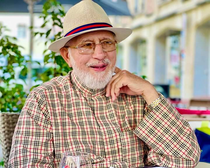 SairaMinhaj's tweet photo. May the Beloved ﷺ be happy and pleased with you 
Longer may you live, we pray for you 
You turned into diamonds the hearts that were stones 
To you are indebted our hearts and souls 
 
#HappyBirthdayDrQadri
@TahirulQadri
@MinhajulQuran https://t.co/zdtH9Qtr3x