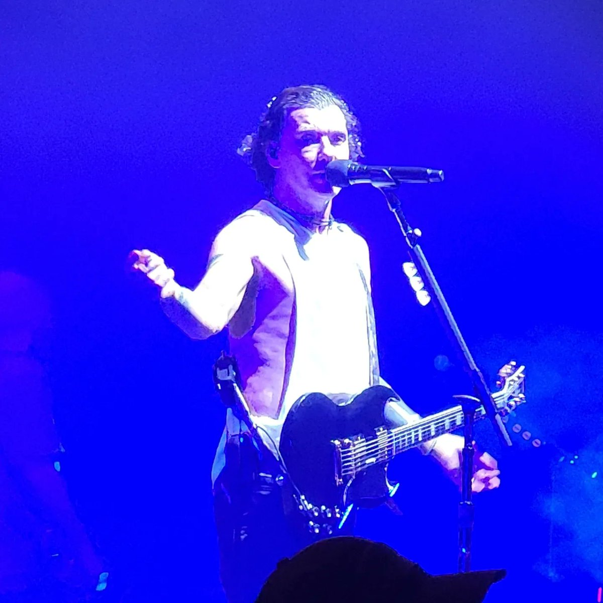 Slideaway81's tweet photo. Been 25 years since my first @bushofficial show...I will never get sick of going the shows !!! @GavinRossdale @CT3GUITAR @coreybritz https://t.co/9BDmMtjmd2