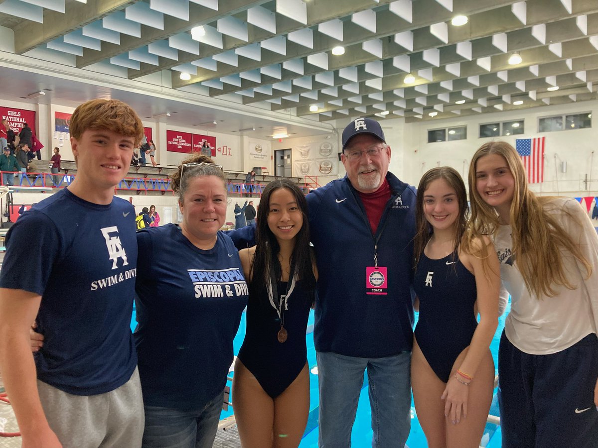 EA1785_SwimDive's tweet image. What an amazing weekend of swimming and diving for the tEAm!  Combined 6th place finish from an impressive display of teamwork in and out of the water!  #goalsset
#goalsaccomplished @EA1785_Athletic