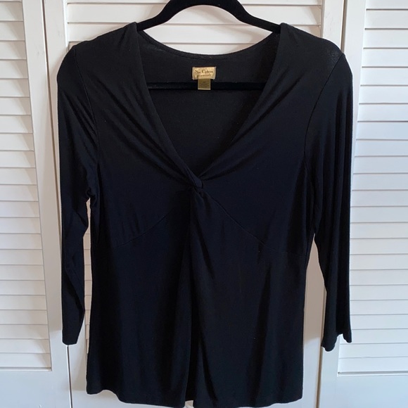 trinketssd's tweet photo. So good I had to share! Check out all the items I'm loving on @Poshmarkapp #poshmark #fashion #style #shopmycloset #kiwi #spense #nueoptions: https://t.co/MZzsjubqqQ https://t.co/YSkFK1nI2P