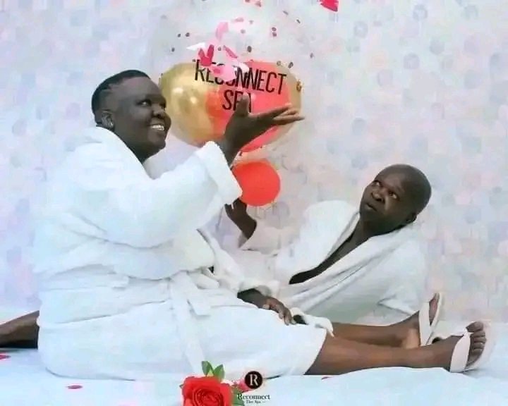 emmanuelapollo4's tweet photo. 🤗🤗🤗.What come into your mind after viewing the first pic 😂😂🤣🤣..
Nze I thought they're brothers and brothers https://t.co/clMXNEnGXT
