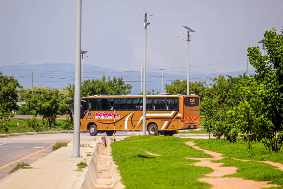 Thread mabasi yanayoenda #Kahama mimi naanza na #Samwel (Kahama Dar) kwenye comment taja kampuni inayofanya safari zake kueleka/Kupita Kahama, tumsaidie mdau yoyote atakayekuwa na safari ya Kahama kutokea sehemu yoyote.

📸<a href="/PorcarlP/">Porcarl Nyambala</a>