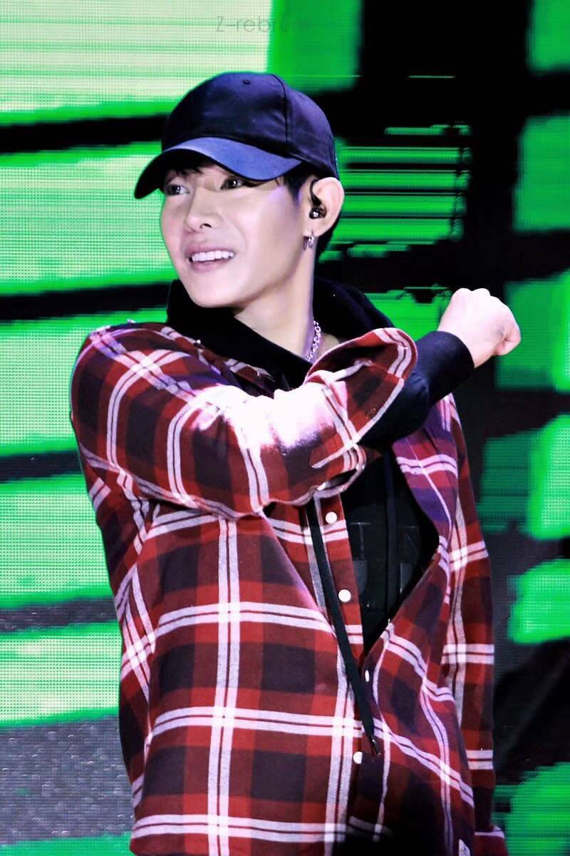 mamasungs's tweet photo. PECK PALITCHOKE.❤
YOU ARE THE ONE.❤
RAK NA JA PALIT.❤
❤⚘🌻🌸🌼🦋⚘🌻🌼❤
@peckpalit
#เป๊กผลิตโชค
#PeckPaLitchoke 
#ペックパリット
#สสทบเพื่อคุณผลิตSS2_Day19 
⚘29/35❤19/2/23⚘
ขอบคุณเจ้าของภาพ🙏❤
น่ารักมาก https://t.co/ZEfHNWEHJ5