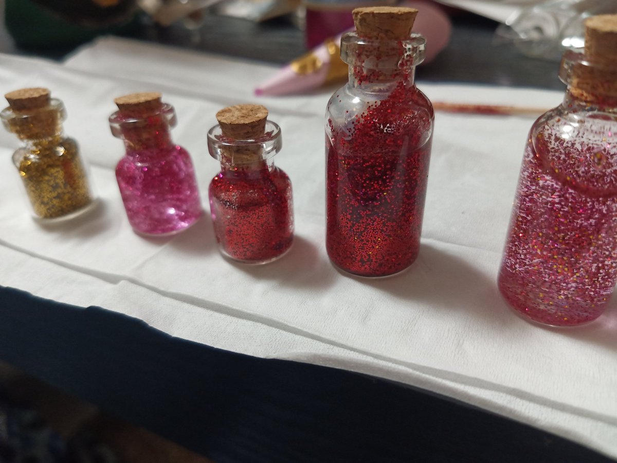 ZavierBates's tweet photo. Making potions for an at home game. Which one(s) look best to you? https://t.co/TN1oHV9ff0