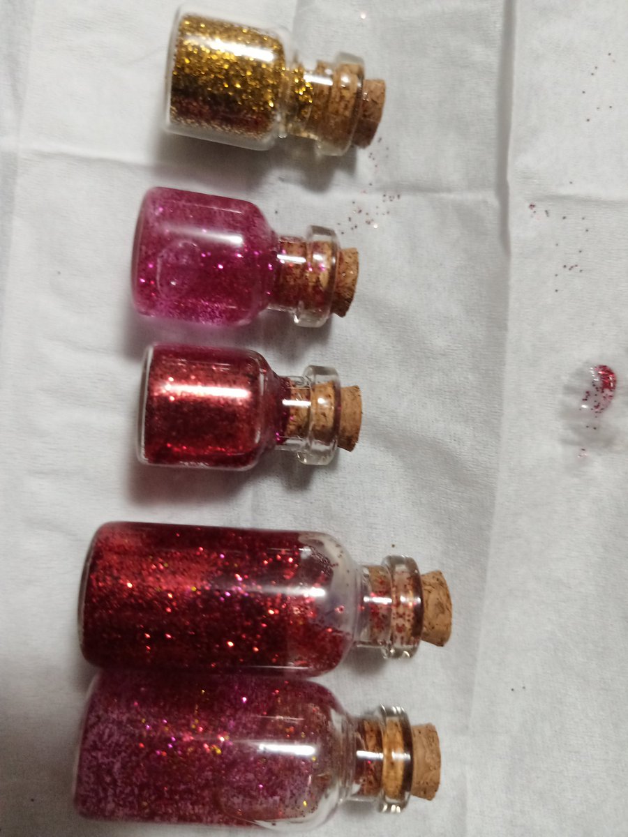 ZavierBates's tweet photo. Making potions for an at home game. Which one(s) look best to you? https://t.co/TN1oHV9ff0
