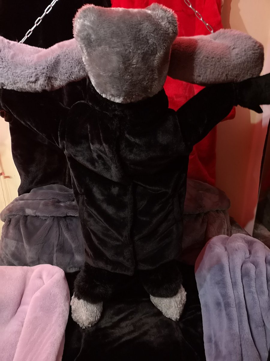 FauxFurDominus's tweet photo. Isn't she cute?
My fur slave baby! Soon it's time! Then it is called for you... Facefuck! With my stinky wet ass the soft fur face vigorously fuck and mess up! Wow, sorry Fell baby but this will be really horny! The fucked fur face you can watch later at OF #FAUXFUR #FURFETISH https://t.co/0ecL9zJI7z