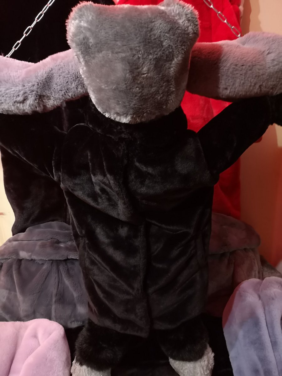 FauxFurDominus's tweet photo. Isn't she cute?
My fur slave baby! Soon it's time! Then it is called for you... Facefuck! With my stinky wet ass the soft fur face vigorously fuck and mess up! Wow, sorry Fell baby but this will be really horny! The fucked fur face you can watch later at OF #FAUXFUR #FURFETISH https://t.co/0ecL9zJI7z