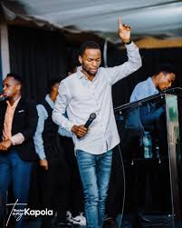 Mistari 10 Ya Biblia Ya kukupa Tumaini kipindi unapitia majaribu📖

Thread -🧵👇