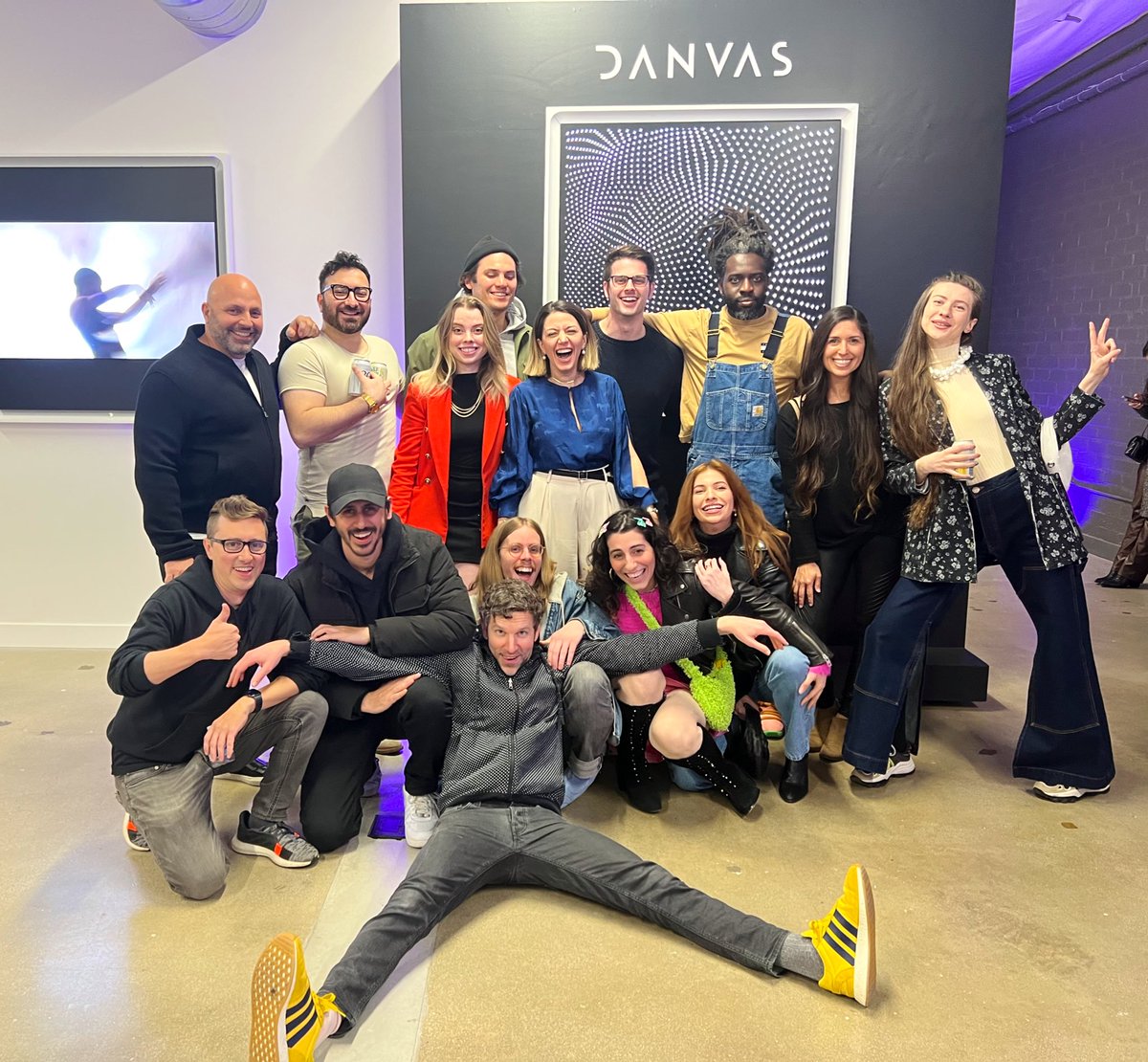 What a night with 💙
Loved the show <a href="/gmunk/">GMUNK</a> x <a href="/SuperRare/">SuperRare</a> at <a href="/Danvas_Art/">Danvas</a>