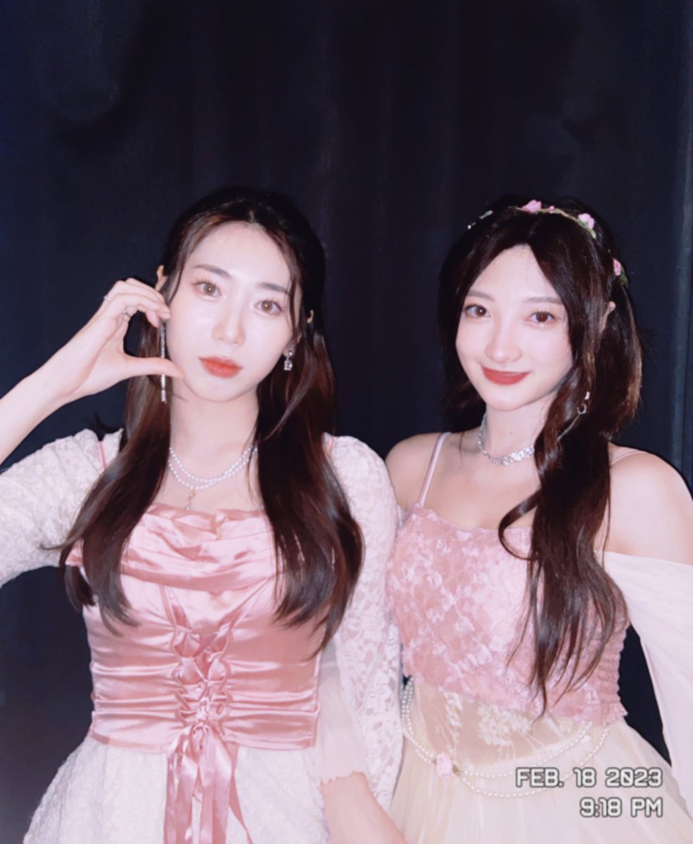 ILY1_MEMBERS's tweet photo. #용용 Just ME &amp; MY 쟈기~~🐱🦊
온리원~ 잘 지내고 있죠~~? 🥺💗 https://t.co/xejKy7hGsq