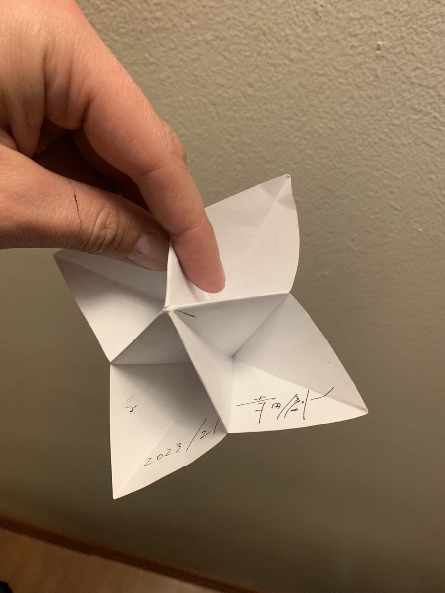 nicotapsch's tweet photo. Soichi Terada (@fareastrecordin ) me regaló su origami anoche después de su tremendo set en Bogotá🤯📀❤️ https://t.co/UaVDt46Q5Q