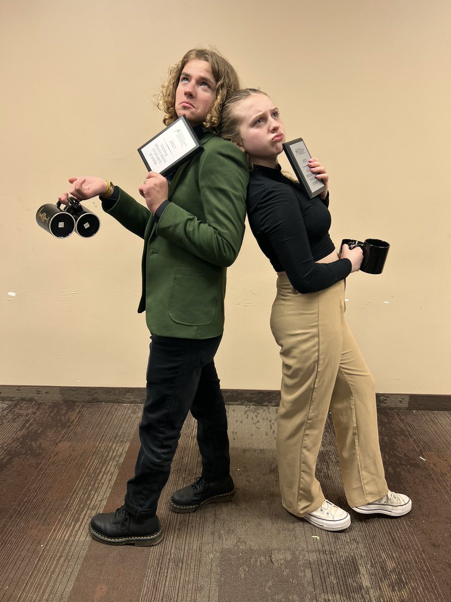 We might not have read the right case, but we still secured our spots to Phoenix 🦎🌵 Maddie Johnson and Charley Stroh will represent Washington in Extemp at #nats2023