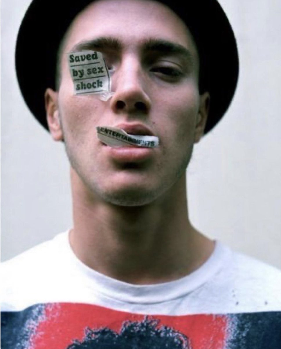 lyraskyofficial's tweet image. Red Hot Chilli Peppers【Stone Cold Bush】Crazy But Love&amp;amp;Peace Band ! 和訳 Lyrics &amp;amp;History
ブログlyra4m.com/redhotchillipe…
ノリノリ〜最高レッチリらしい #RedHotChilliPeppers ワールド全開の曲
#stonecoldbush #レッドホットチリペッパーズ　#レッチリ  #johnfrusciante #flea #anthonykiedis