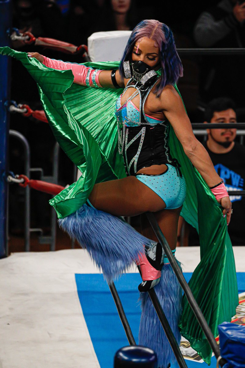 IssitaMarie's tweet image. This Hana Kimura inspired gear 😍🤩
#TheCEO #MercedesMonè 
#njpwSTRONG #njbitv