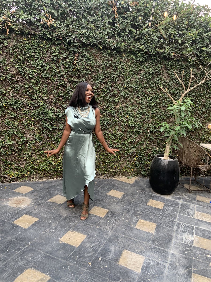 ENGeee_'s tweet image. So I did a thing yesterday.

at #SOL7 hosted by FREON that had guest singers in the likes of 

FREO.N
Zadok
The Jacobs Peters &amp;amp;
Oluchi Odi

We had interview sessions with the guests 💃💃 

Your girl is ready to host red carpet events 😄💃 

Happy Sunday