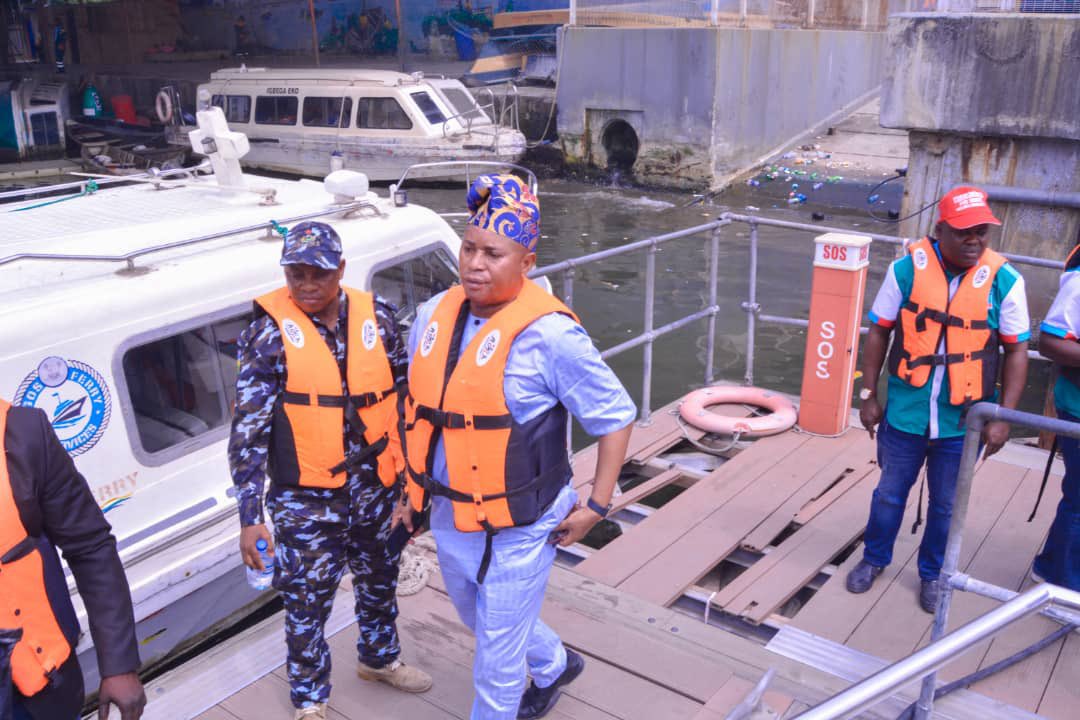 itsdshow's tweet photo. Rt. Hon Wasiu Eshilokun Sanni @WasiuEshilokun and his campaign team visits 4 Riverine communities to mobilizes for Asiwaju Tinubu, Sanwoolu and Himself on the 17th February 2023. He promised quality representation at the Red Chambers.. https://t.co/4kJoEwLuso