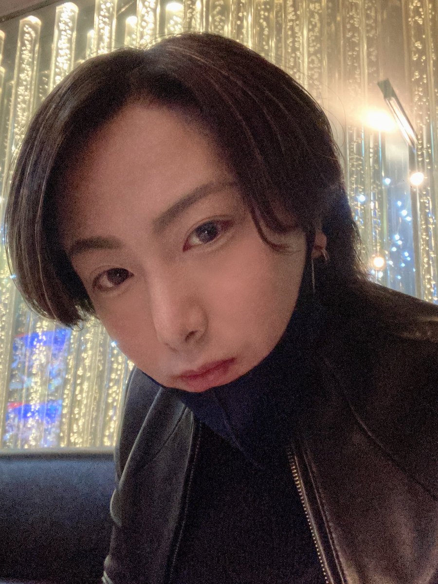 k13Rearize's tweet photo. そいえばこの間メッシュ入れた
なのに従業員から全然気づかれない笑笑
悲しい😭😭
今日はリョータ幹部補佐の昇格祭でライダースです!✨
#STAR #MONSTERGROUP #歌舞伎 #ホスト https://t.co/XVFNrgwIci