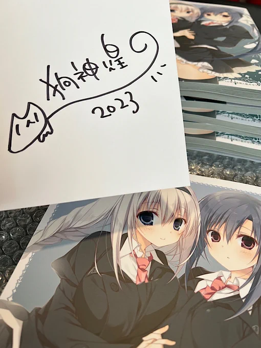 里奈優美サイン本、現在第一次受注は〆切ってますがポスカ多めに作ってあるので、今後タイミング見つつ同じようにFANBOXでサイン本受注販売の予定はしています高い値段の転売では買わないようにお気をつけ下さいね～ 
