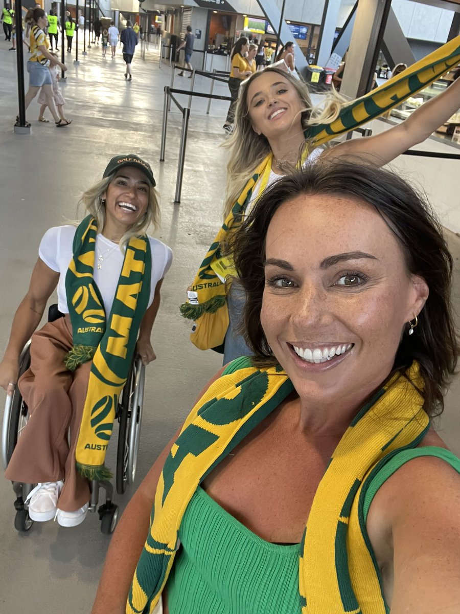 Full nuff mode activated at <a href="/TheMatildas/">CommBank Matildas</a> match tonight! 💚💛 so much fun! 

<a href="/lavosaurus/">lavender baj</a> <a href="/madiderozario/">Madison de Rozario</a>