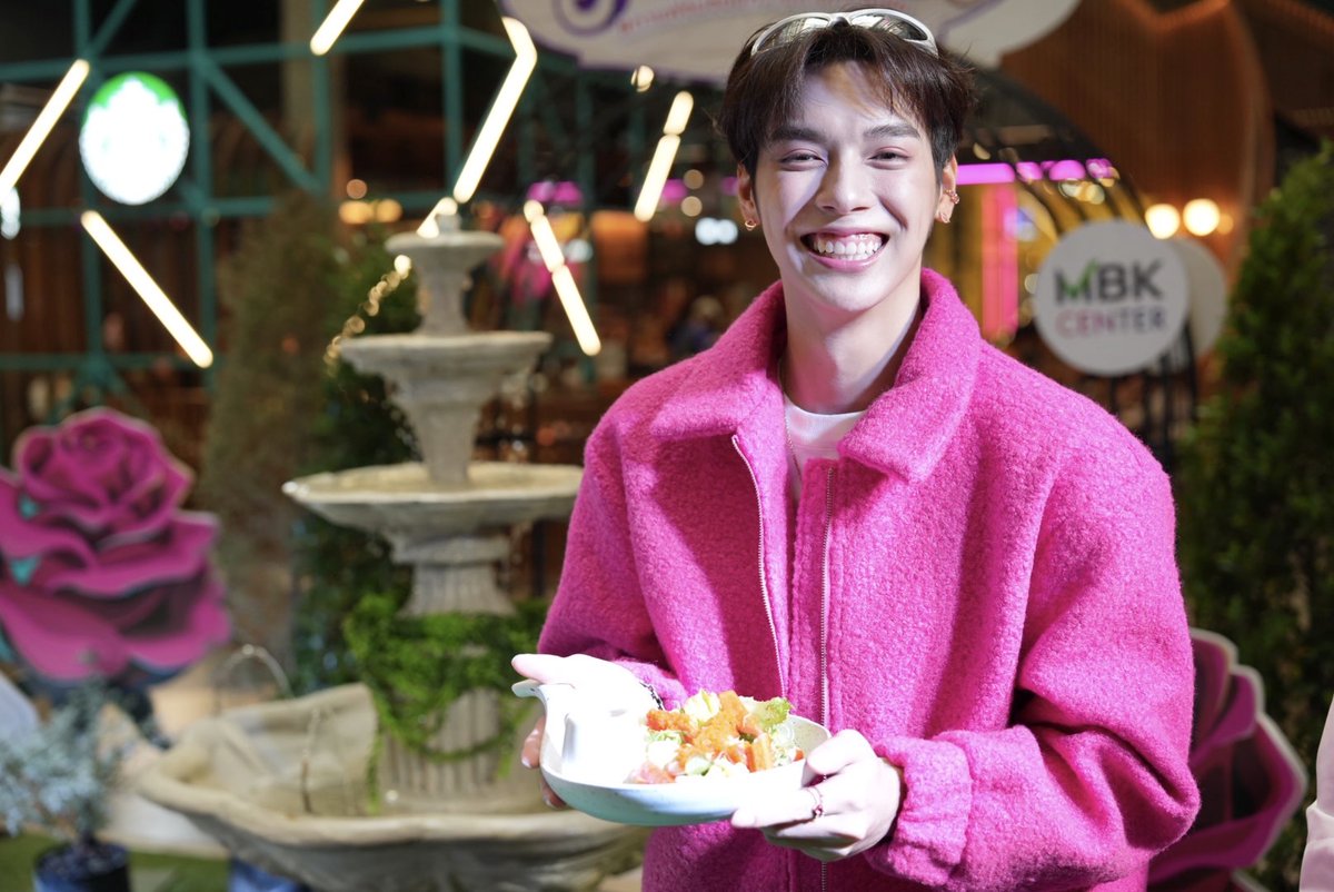 mbkcenterth's tweet photo. บรรยากาศกิจกรรม Meet & Greet สุดฟิน ในงาน Bitter Sweet กับ #เป็นต่อจีรภัทร
.
#MBKCenter
#MBKBitterSweet
#BitterSweet
#กาแฟขมขนมหวานเติมความสุข
#เป็นต่อ #LAZ1
#BitterSweetXPentorJrp https://t.co/mplLJYvRCv