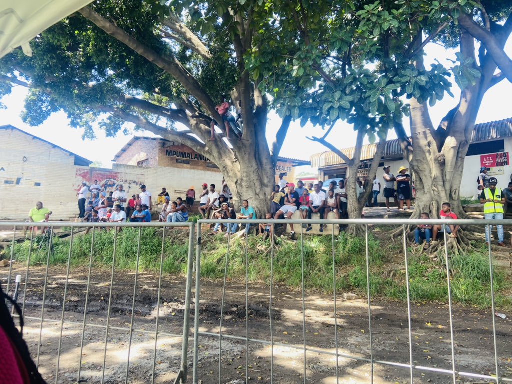 FilmInKZN's tweet photo. Last day of Mzansi Reel Film Festival at KwaMashu Hostel, We are currently screening Ilungelo produced by Bonnie Sithebe.
#KZNFilm
#URFF https://t.co/bQRxXr7X3b