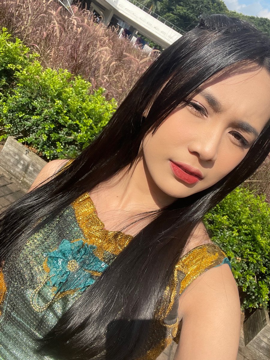 Gita Sekar Andarini on Twitter "The sun is too hot for me"