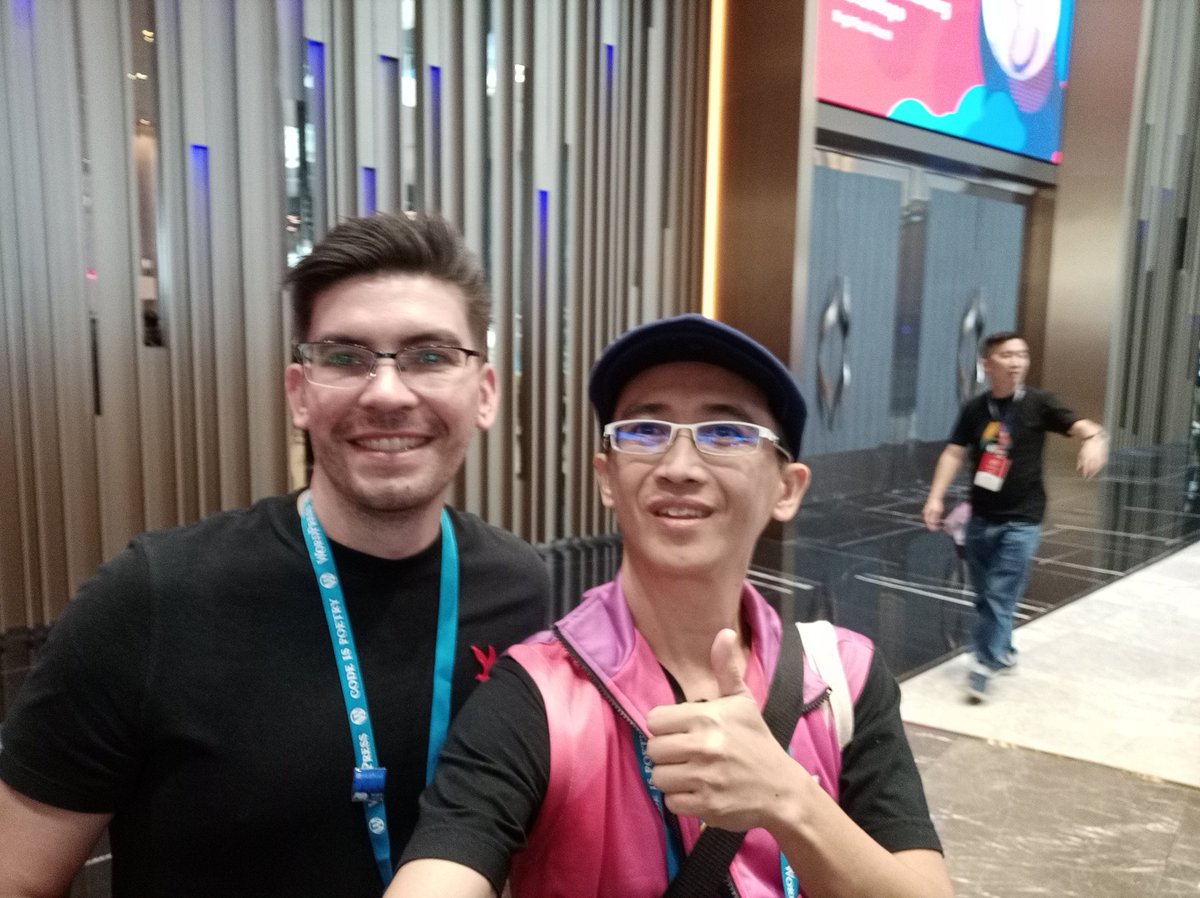 clementyonathan's tweet photo. It was a wonderful moment that I met one of my YouTuber stars @DarrelWilsonYT in #WCAsia 2023. I'm really happy to see you man 🤩 https://t.co/g3hh9lFccJ