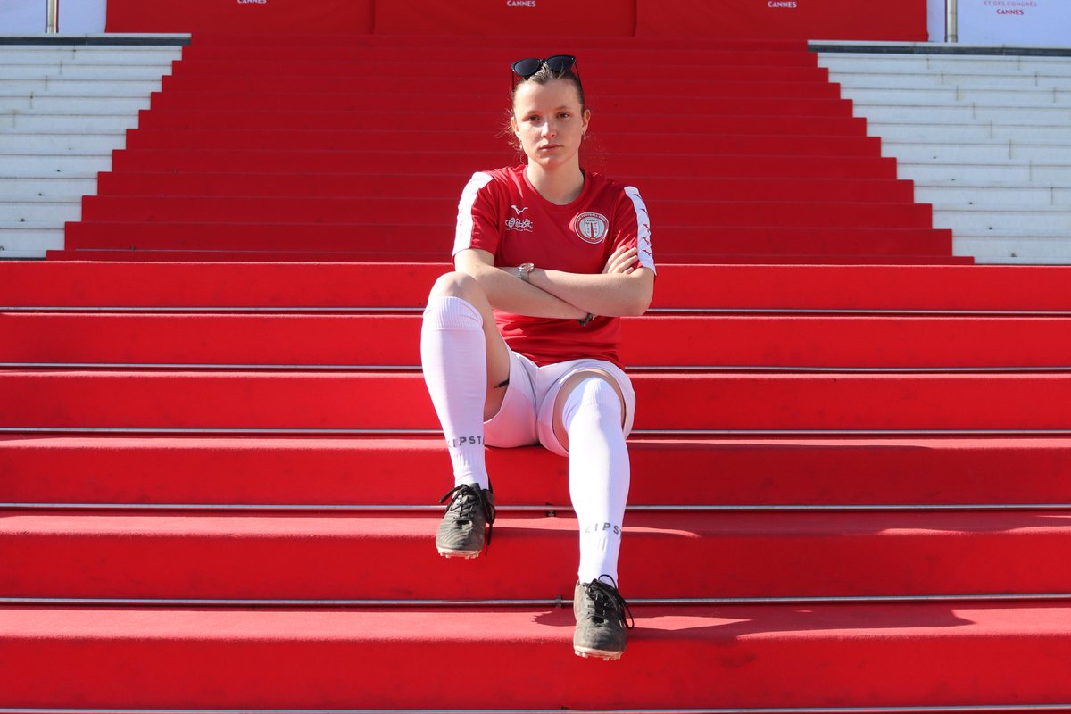 TFIEJ_2024's tweet photo. Séries "Capitaines" #13

Les capitaines de l'@EJCannesFC  font leur cinéma. En direct des marches, on vous présente Louise Bes et Aymeric Moulin. 

📸Lucas Métairie https://t.co/0nyw4j3pEY