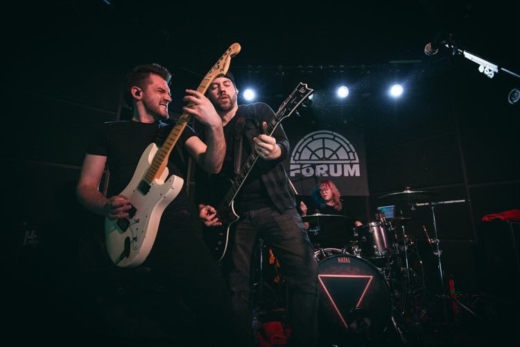 StoneBroken_'s tweet photo. TUNBRIDGE WELLS! That was a hot one!! 🔥

Thanks so much for the warm welcome! 🖤

BOURNEMOUTH TONIGHT! 
🙌

📷 @shotsonstage 

#comeclosertour #stonebroken #thebrokenarmy https://t.co/RK2yjPWAPI