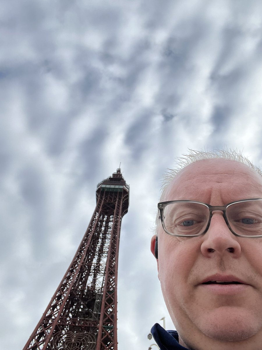 daveseasider's tweet photo. #LCL10k completed, dodgy knee so it was a slow one but who cares?! #Locallandmarks https://t.co/JKZLs54KXv