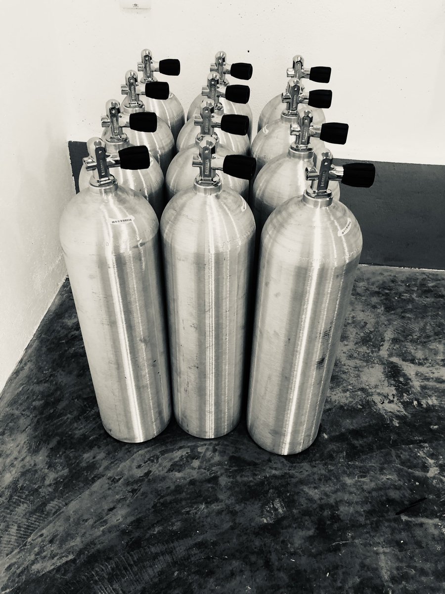 Brand new equipment 

#scuba #scubadiving #divecenter #fuvahmulah #maldives #tigershark