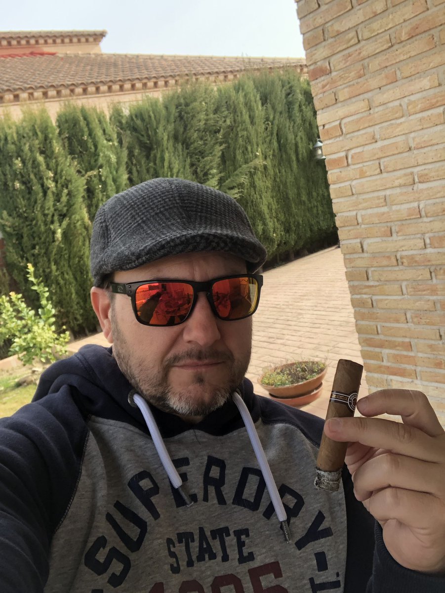 rudypopi's tweet photo. Un #petitedmundo rico en sabores con su fortaleza para una primaveral mañana, Salud amigos @_yoanguerrero @erickmichaus @josellrmb @JARMHABANO @aglezrc65 @Ley_Elena91 @pasionhabanos @JaimeFigueras @PedroMerino1 @ https://t.co/UtL9D4jfOS