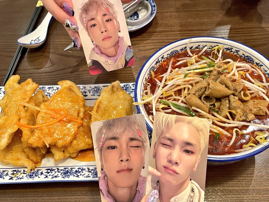 Datsae_047's tweet photo. 치킨같은 꿔바로우 먹엇어요 오라버니 https://t.co/sTaAoYjnV3