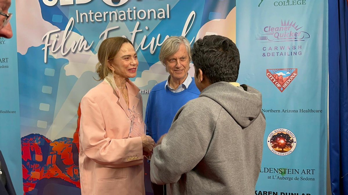 seenuramasamy's tweet photo. #SedonaFilmFestival2023 3 times Oscar nominee
Film maker #LasseHallström was honored with Lifetime Achievement award &amp;
Actress Lena Olin.

#Hilma

Tommorow 
#Maamanithan movie Screening at the festival
&amp; Interaction..

#Arizona
@onlynikil @Riyaz_Ctc 
@VijaySethuOffl @thisisysr https://t.co/FJKUcBdVsB