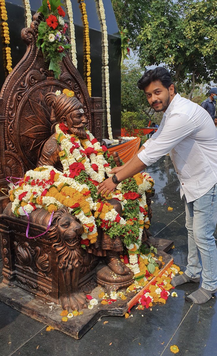 EvilNawab's tweet photo. Tribute to the visionary administrator &amp; one of the greatest kings,
Chhatrapati Shivaji Maharaj on his Jayanti 🚩🚩 https://t.co/EBNvBl55dy