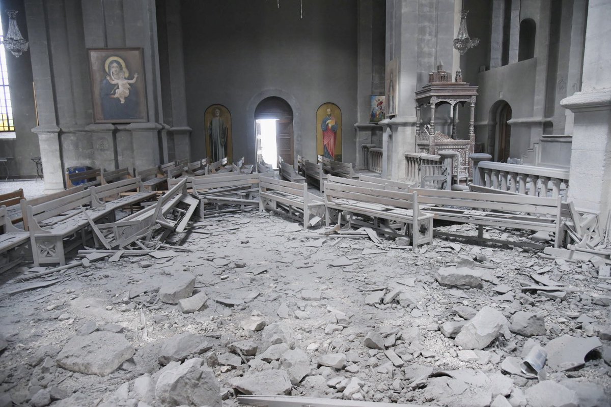 All you need to know about <a href="/RubenVardanyan_/">Ruben Vardanyan</a> &amp; Azerbaijan’s Aliyev. 

Left 📷: Govhar Agha Upper Mosque in Shushi, restored by Vardanyan’s IDeA foundation in 2019. 

Right 📷: Armenian Ghazanchetsots cathedral in Shushi, double-tap bombed by Aliyev during his 2020 war on Artsakh.
