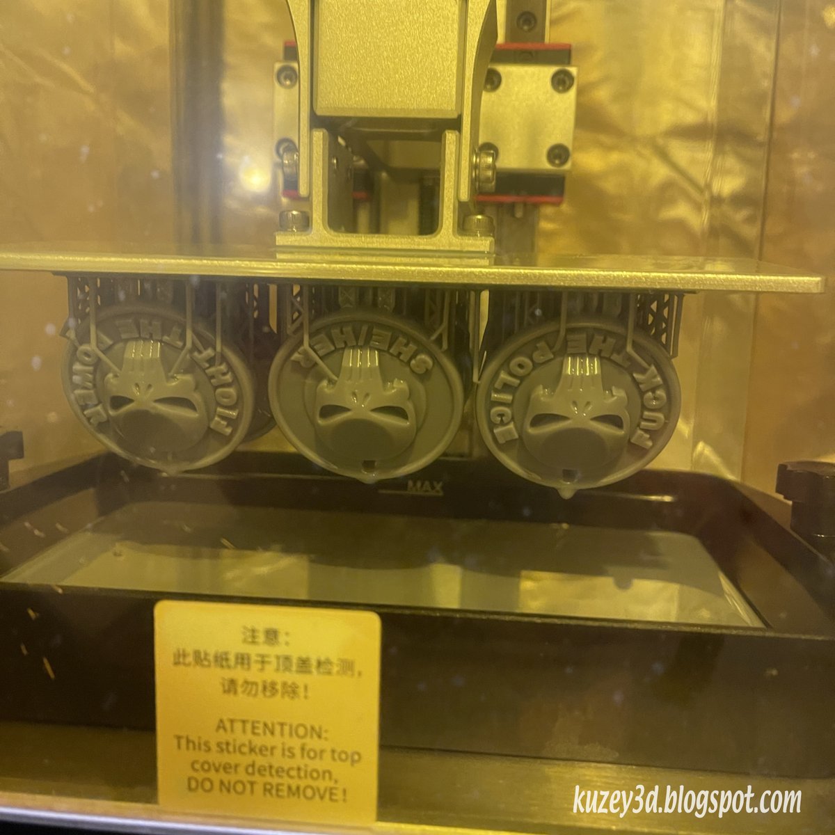 kuzey3d's tweet image. I did my first #spout, is that the correct term?

Anyway, It was the leftist #punisher keyrings, they do look good though lols #blender #3d #3Dprinting #Spoutible