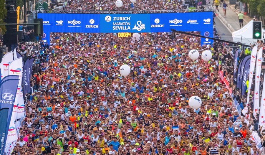 Hardloopnetwerk's tweet photo. Sevilla Marathon is gestart! Met Jill Holterman en Richard Douma op jacht naar Olympisch limiet!

(Jesper van der Wielen en Piet Wiersma maken hun debuut op de marathon) 

Livestream: https://t.co/1NcGwCXJIN https://t.co/GFMuNKkLNi