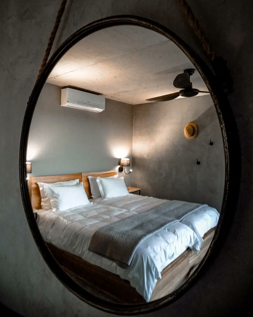 travelopulent's tweet photo. Me: Mirror mirror on the wall, where will my next getaway be?
🪞: HIDE in Montagu
#montagu #montagutourism #travelchatsa #southafrica #virtualtravelsa #kleinkaroo https://t.co/XwbiH4l8BH