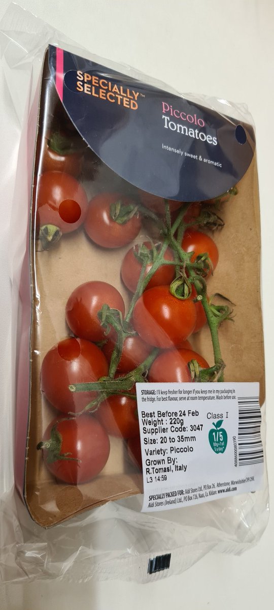 @JonnyFawr Should I be eating these #Tomatoes - 
or putting them on ebay?
#emptyshelves 
#BrexitHasFailed