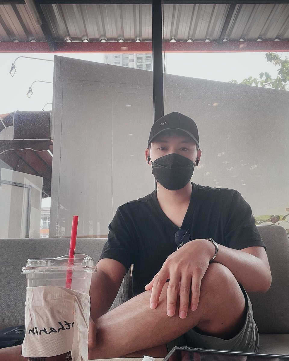 Kla25665144's tweet photo. เศษความรักยังอยู่ยังหลงเหลืออยู่
เพิ่งจะรู้ว่าฉันยังรักเธอแค่ไหน (ฉันยังรักเธออยู่) 🎵 #Pattaya https://t.co/CNI7N1cO8N