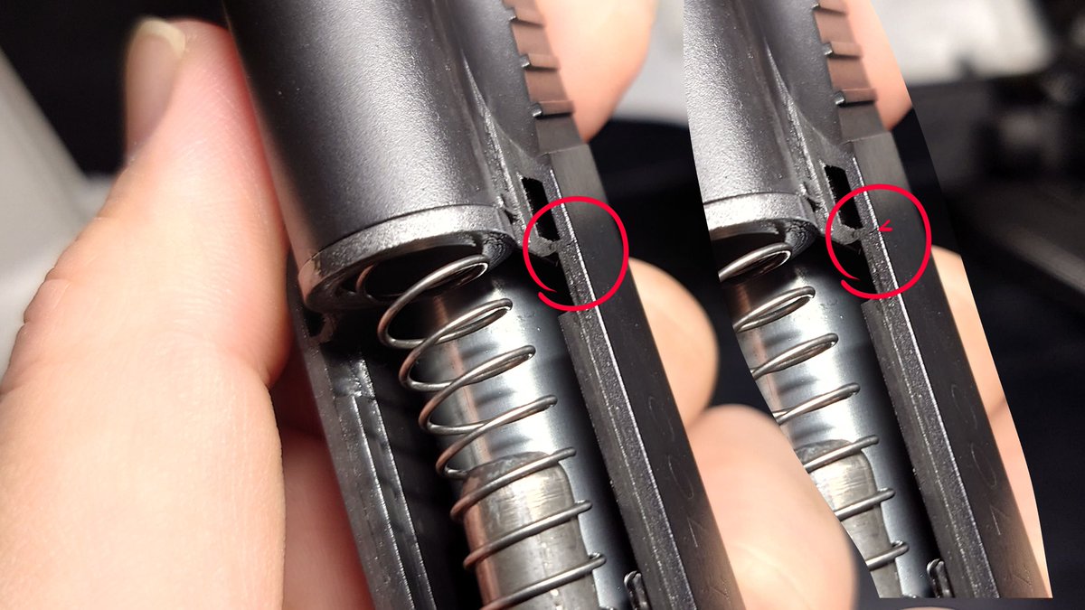 この油じみ問題、よく見たら未塗装のスライドでも同じ位置に色の変化が起きてた。
これが何かしらの偶然でついた傷でないなら、M45のスライド裏も見るに、塗装の仕方ではなく衝撃が一部に集まって樹脂ごと塗膜割ってる説が濃厚か…🤔 