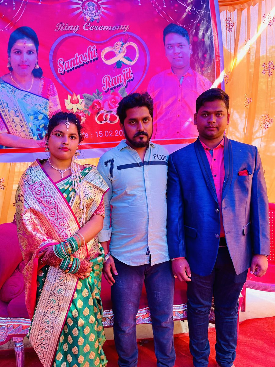 KingstarBapi's tweet photo. My sister 💍 #ringceremony love u both ❤️😍👌
Date 15. 02. 2023
#latepost #kingstar_bapi #sisterlove #GodBlessYouAlways https://t.co/fY5ZPwa3Jh