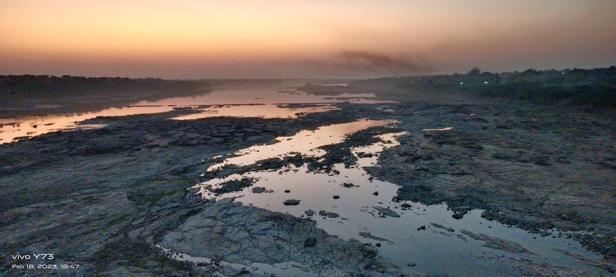 sagaringle3422's tweet photo. Tapi river Bhusawal https://t.co/PbrSclGeVY