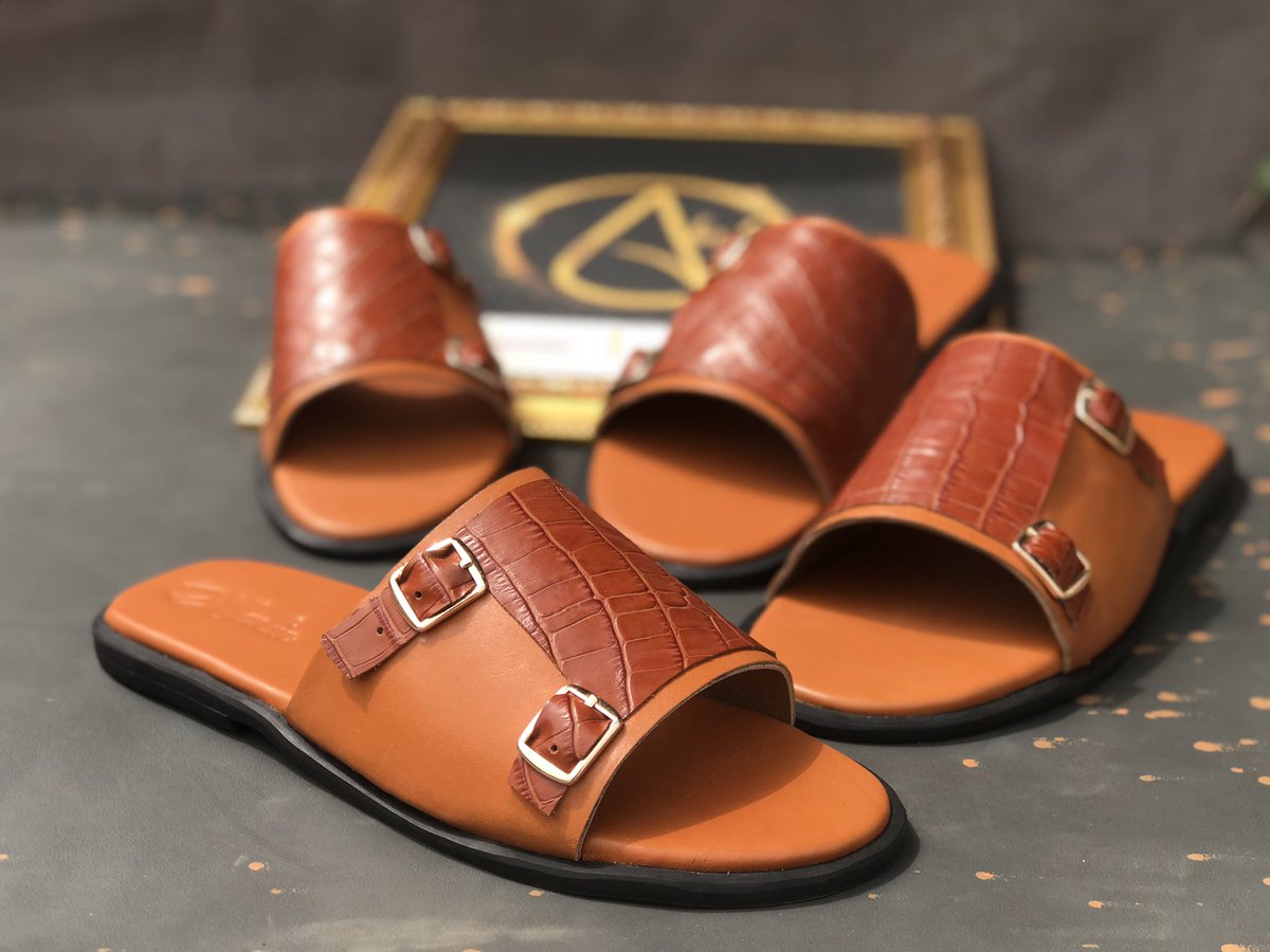 abastinleathers's tweet photo. Elevating the style we are made of .
Creativity talks about responsibilities @abastin_footies
.
.
.
Price:10k
Delivery nationwide 🇳🇬 🚛
Sizes: 40 -48
https://t.co/3RoNkeZzRM for easy chat and access
.
.
.
Description:
#durable
#longlasting
#unique
#nonslippery
.
.
. https://t.co/ifMvdRP0Ri
