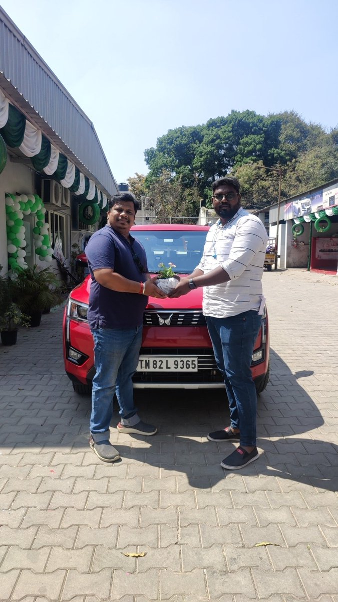 vasanth1990's tweet photo. Events Tagging WYH Twitter Handle @18002096006 @anandmahindra @indiagarage1 #mPLUS75 #indiagarage What an excellent service and response from the Team(Jayadeep)...Felt very warm and privileged https://t.co/vIFoXZX0Mw