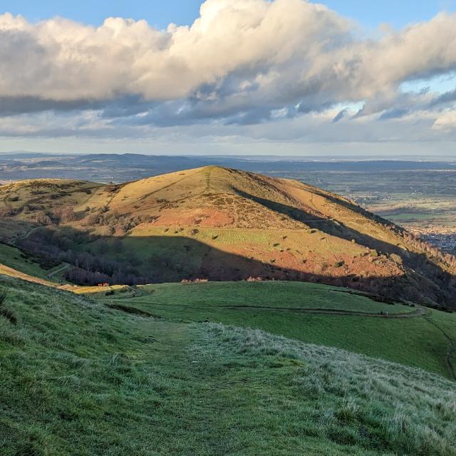 MSJ_OGA's tweet image. Unbelievable views! Take a hike up to the Malvern Hills and admire the beautiful scenery - it's a must see! Photo taken by one of our staff 📷 #naturegram #viewfromthetop #hiking