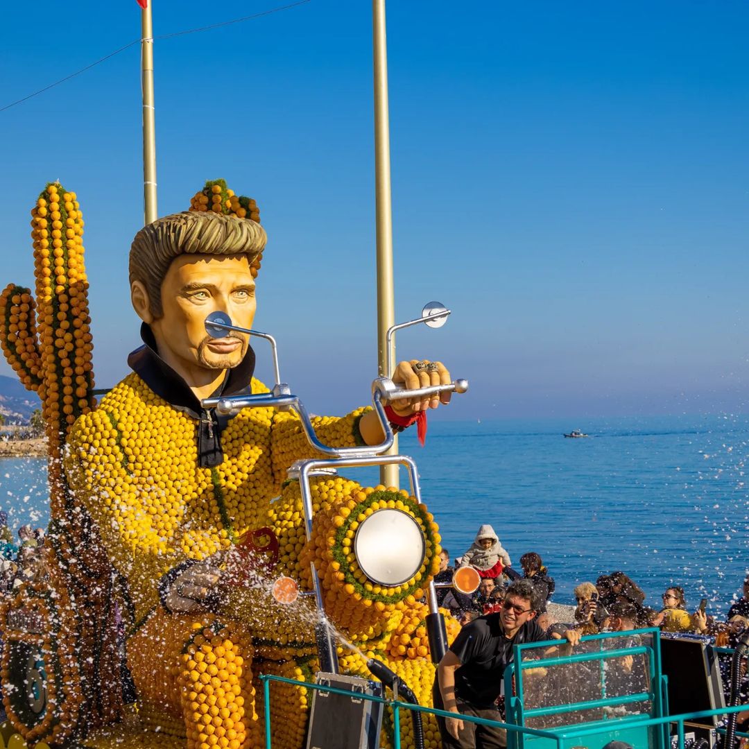 VisitCotedazur's tweet image. 🍋 Aujourd&apos;hui à 14h30, rendez-vous à #MentonRivieraMerveilles pour les corsi des fruits d&apos;or !

✨ Retrouvez la pulpe d’un événement unique au monde ! 👉 bit.ly/3k0sGMi

📸 @fete_du_citron #CotedAzurFrance #RivieraFrançaise #FeteDuCitron @villedementon @OTC_MRM